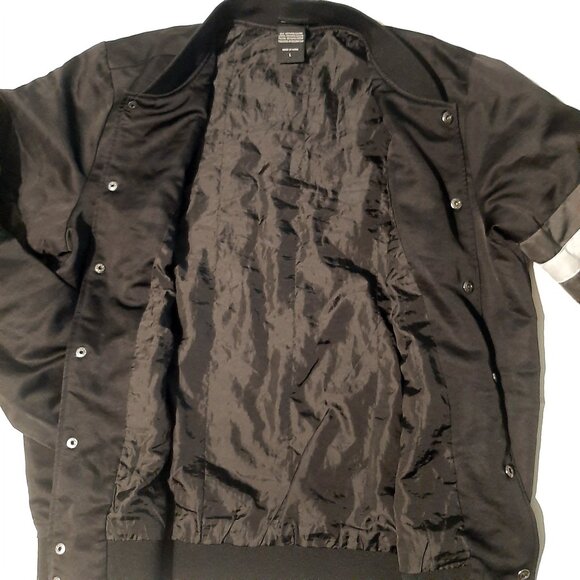 Friday The 13th Jason Voorhees logo F13 Hot Topic Bomber Jacket Large like new - Picture 11 of 13